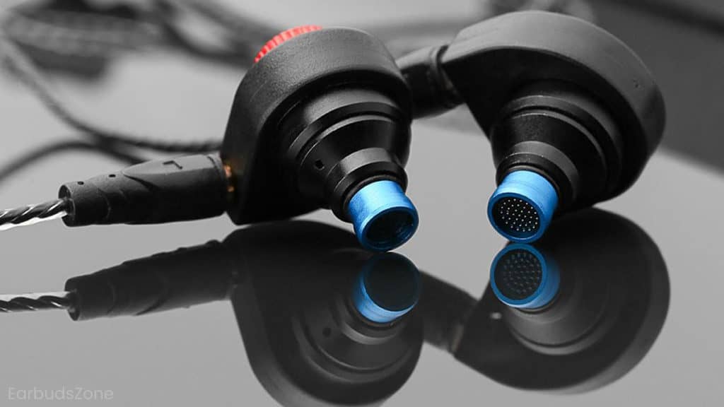 Headphones vs Headsets vs Earphones vs Earbuds [Explained]